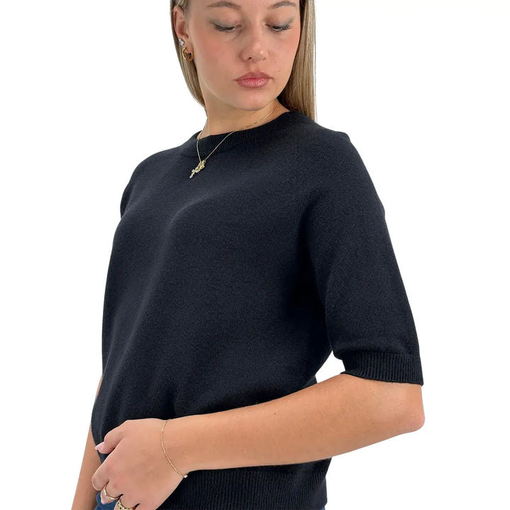 Bassini Maglia Donna Nera con Scollo a Barca e Maniche Corte Raglan a Costine