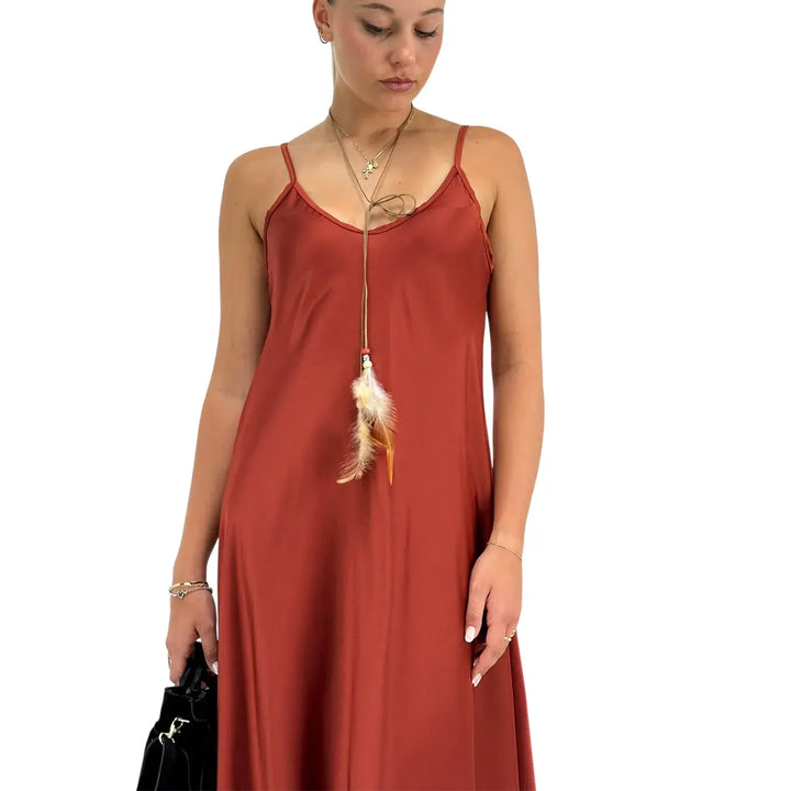 Bassini Abito Donna Terra di Siena Modello Sottoveste con Spallini e Collana Piuma Inclusa