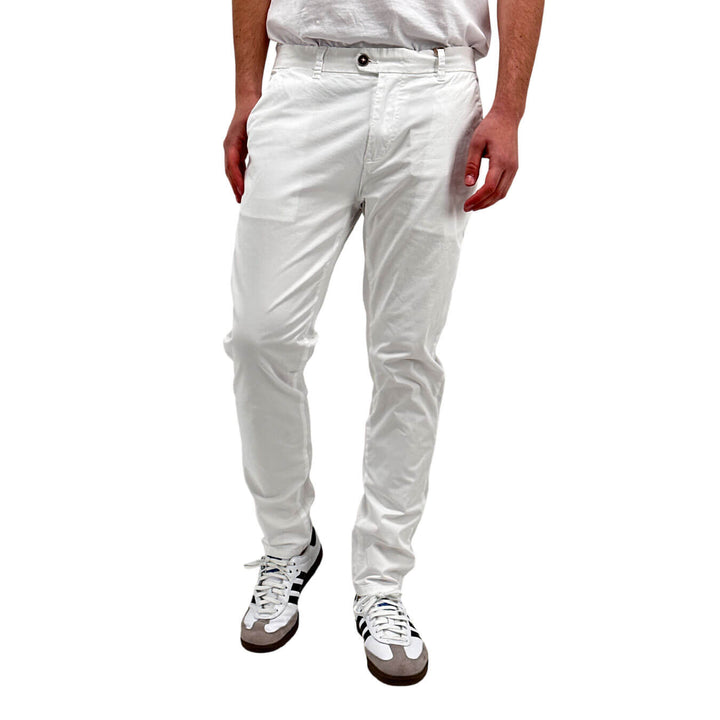 r333.white.25e - - Rytual