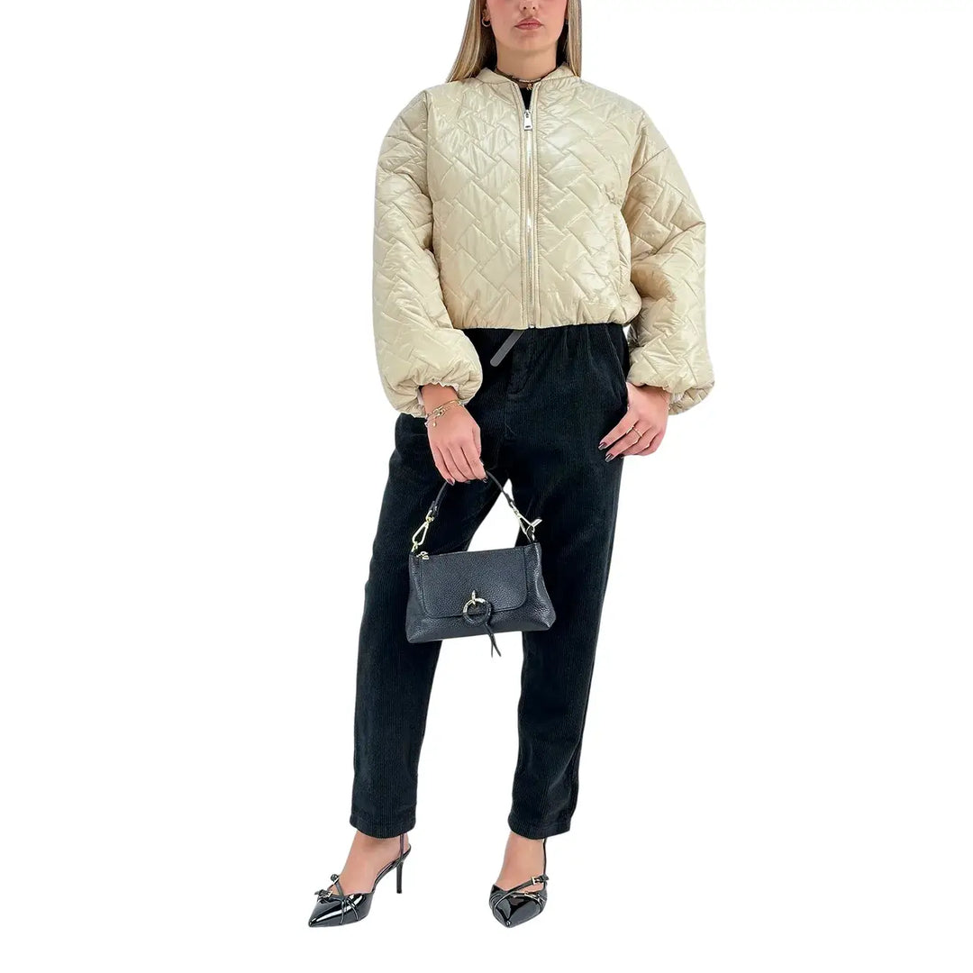 Bassini Piumino Donna Corto Panna Modello Ovetto Trapuntato con Colletto Biker e Zip in Metallo