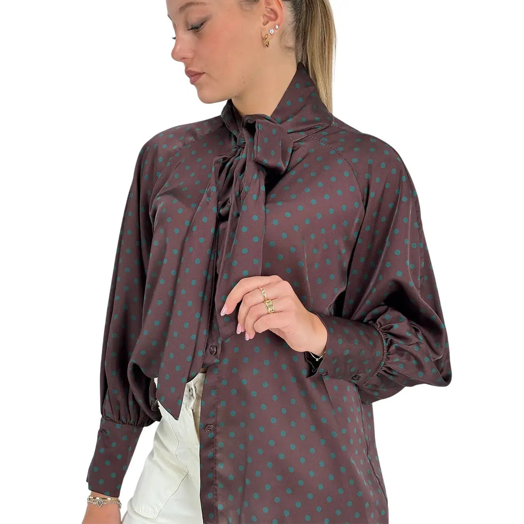 Bassini Camicia Donna Cioccolato con Pois Verdi, Maniche a Sbuffo e Collo con Fiocco
