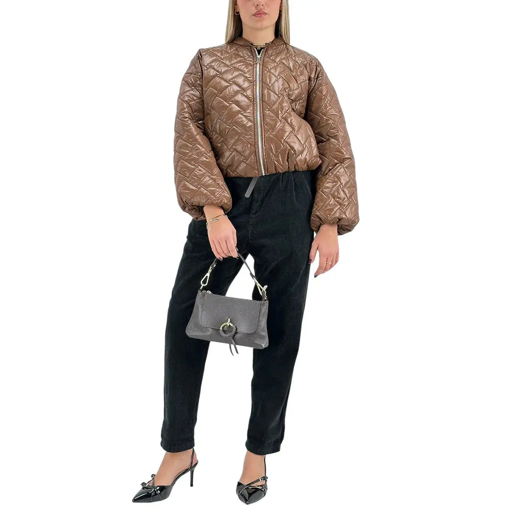 Bassini Piumino Donna Corto Cioccolato Modello Ovetto Trapuntato con Colletto Biker e Zip in Metallo