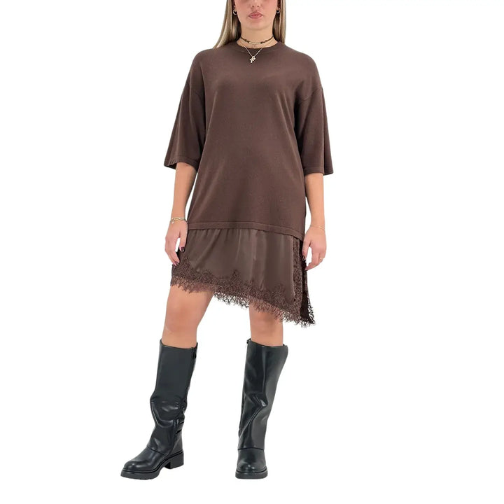 Bassini Abito Donna Cioccolato in Maglia con Balza in Raso e Pizzo e Spacchi Laterali