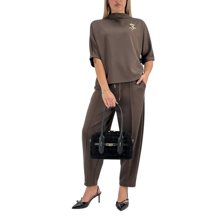 Bassini Felpa Donna Cioccolato Oversize con Scollo a Cratere, Maniche Raglan e Spilla Oro