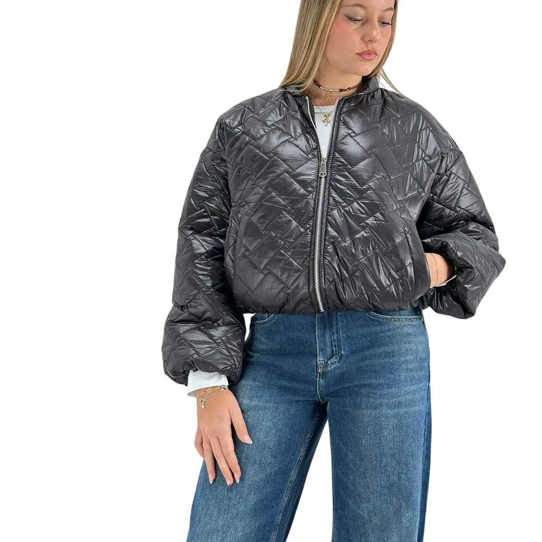 Bassini Piumino Donna Corto Nero Modello Ovetto Trapuntato con Colletto Biker e Zip in Metallo