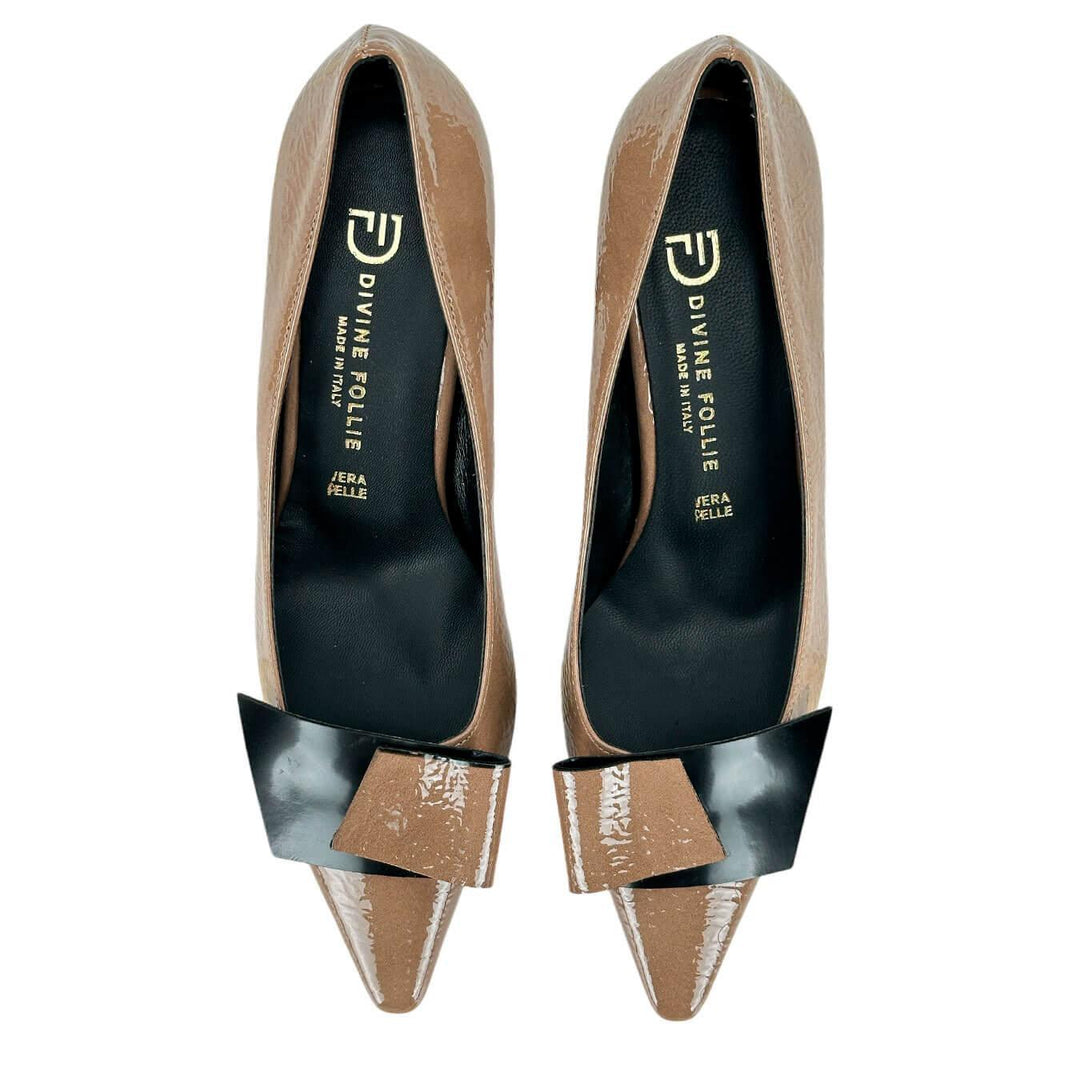Divine Follie Scarpe Donna, Décolleté Boston, Fiocco, Naplak, Grigio, bassiniboutique