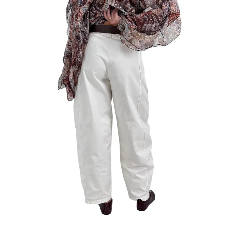 Bassini Pantaloni Donna Avorio Oversize Modello Banana con Tasche a Toppa e Cintura in Ecopelle