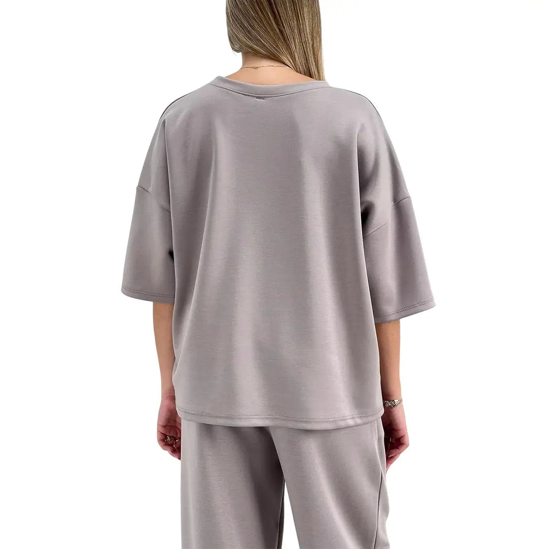 Bassini Felpa Donna Grigio Perla con Scollo a Barca, Maniche Raglan e Spilla in Metallo
