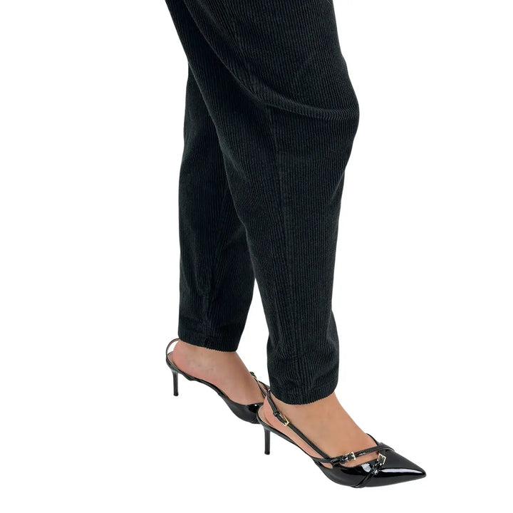 Bassini Pantaloni Donna Neri in Velluto Balloon con Doppia Pince, Elastico in Vita e Cintura
