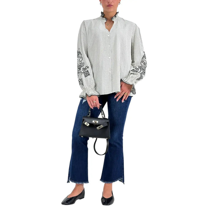 Bassini Camicia Donna Bianca Oversize con Ricami Neri, Maniche Ricamate e Collo con Rouches
