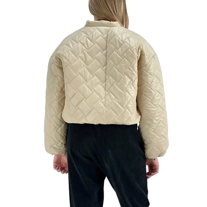Bassini Piumino Donna Corto Panna Modello Ovetto Trapuntato con Colletto Biker e Zip in Metallo