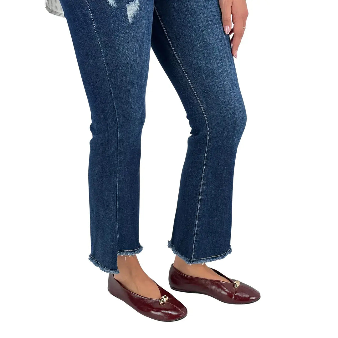Bassini Camicia Donna Over Bianca a Righe Celesti con Micro Ricami a Cuore Rossi e Tasche sul Petto
