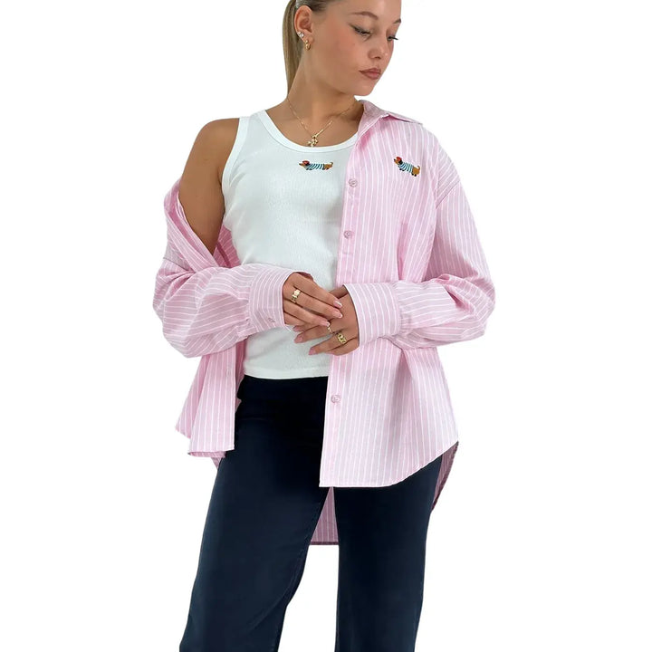 Bassini Camicia Donna Rosa Gessata Oversize con Bassotto Ricamato e Canotta Bianca Inclusa