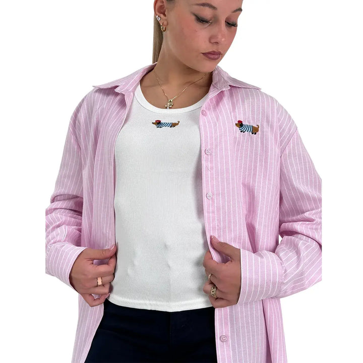 Bassini Camicia Donna Rosa Gessata Oversize con Bassotto Ricamato e Canotta Bianca Inclusa