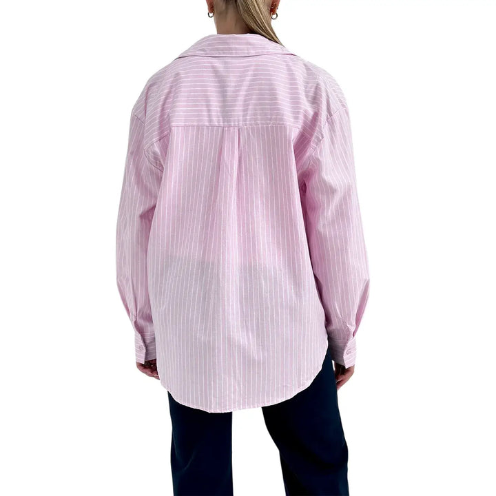 Bassini Camicia Donna Rosa Gessata Oversize con Bassotto Ricamato e Canotta Bianca Inclusa