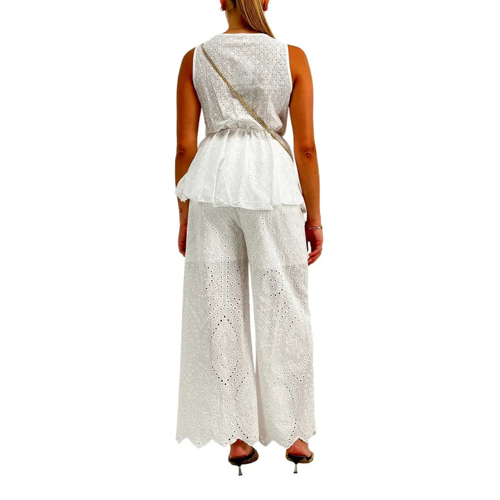 Bassini Top Donna Bianco in Sangallo con Scollo a V e Modello Smanicato in Cotone