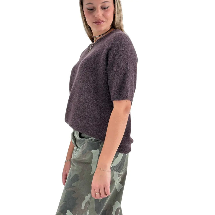 Bassini Maglia Donna Cioccolato Girocollo Oversize con Maniche Corte Raglan e Orlo a Costine