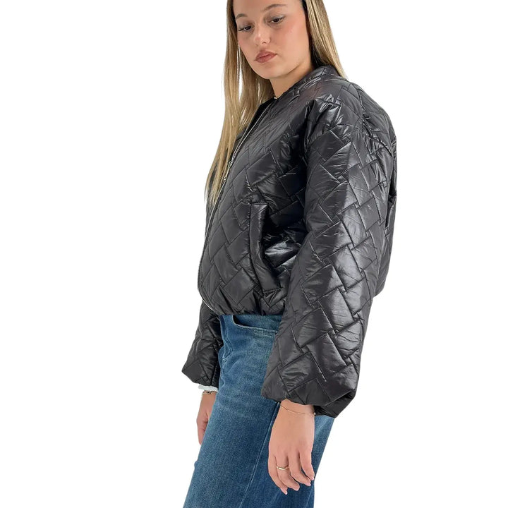 Bassini Piumino Donna Corto Nero Modello Ovetto Trapuntato con Colletto Biker e Zip in Metallo