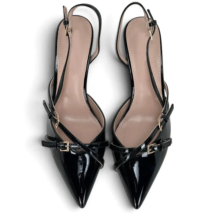 Bassini Slingback Donna in Ecopelle Verniciata Nera con Doppio Cinturino e Fibbiette Oro Tacco 7,5 cm