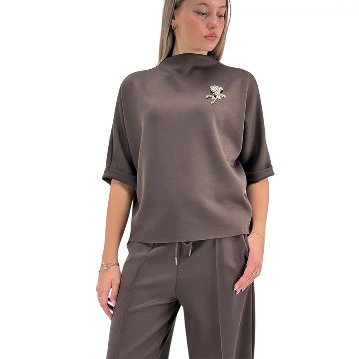 Bassini Felpa Donna Cioccolato Oversize con Scollo a Cratere, Maniche Raglan e Spilla Oro